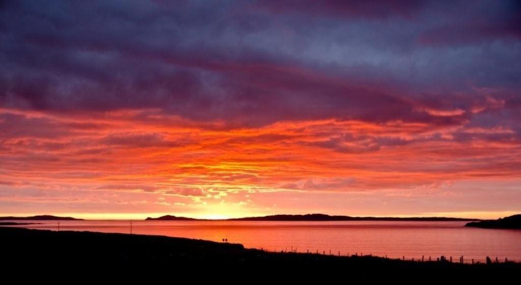 Decourcey'S Hazelbrook Farmhouse B&B Cleggan Bagian luar foto